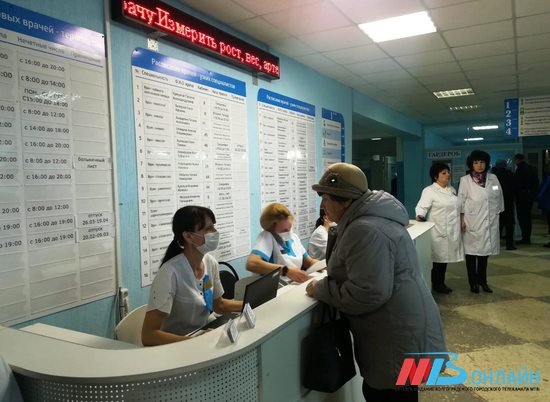 Андрей Бочаров инспектирует волгоградскую больницу скорой помощи № 15